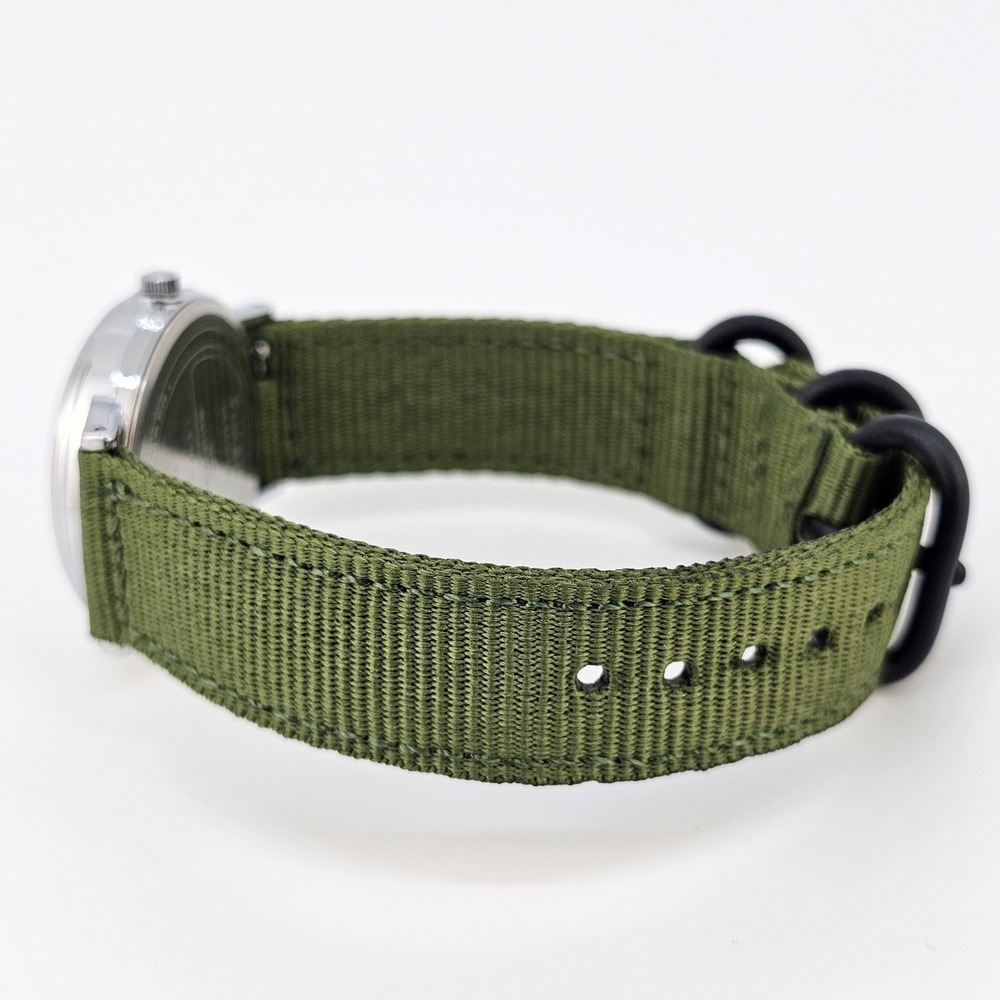 VTG Timex Men's Watch 34MM White Dial New Army Green Nylon Bands New Battery - Picture 7 of 12